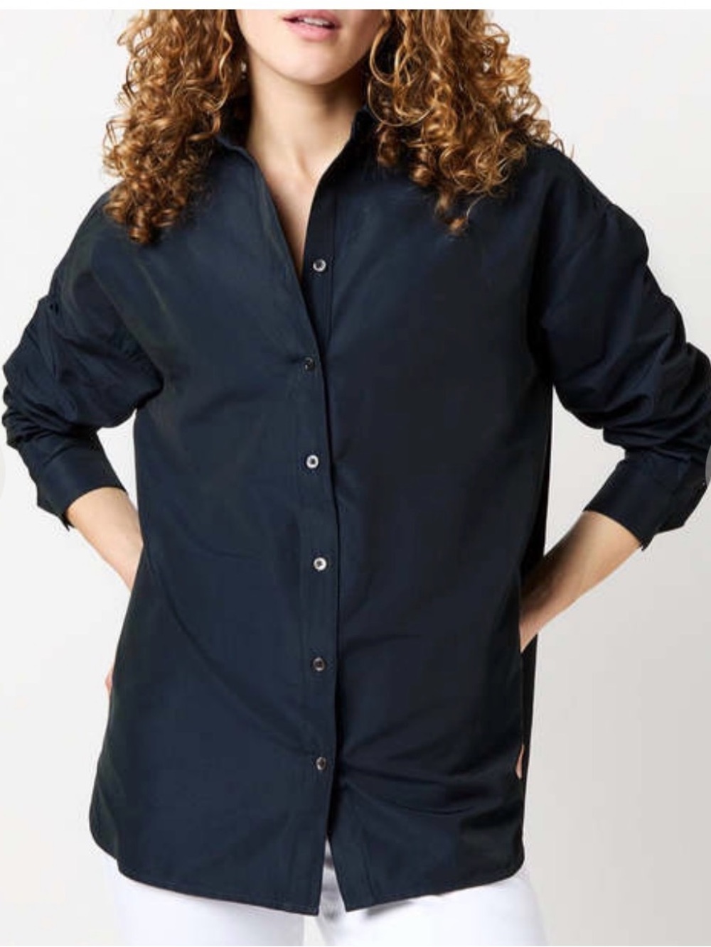 ANN MASHBURN Women’s silk button down blouse.